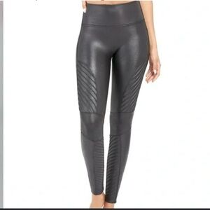 EUC Spanx faux leather Moto leggings in dark grey. Size XS.